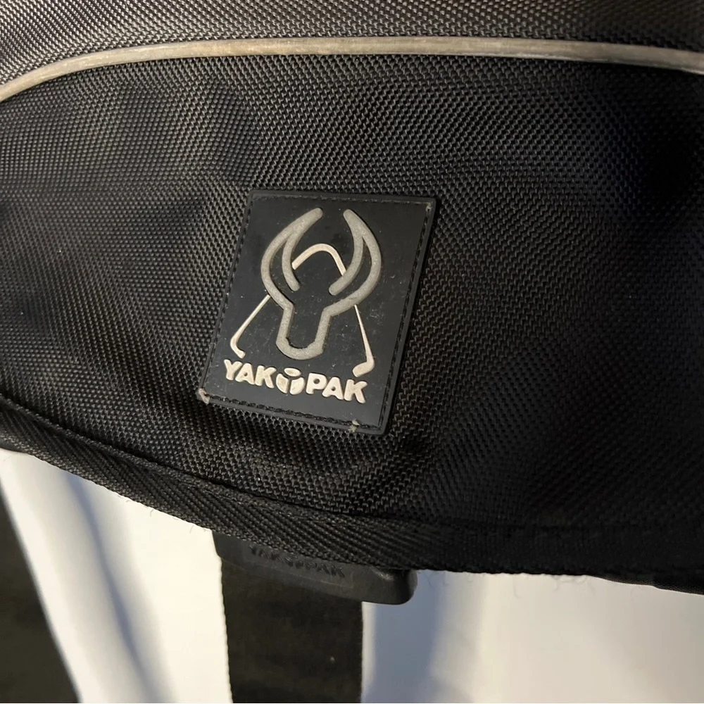 YAK PAC Messenger Crossbody Computer Bag Black Gray Many Pockets.